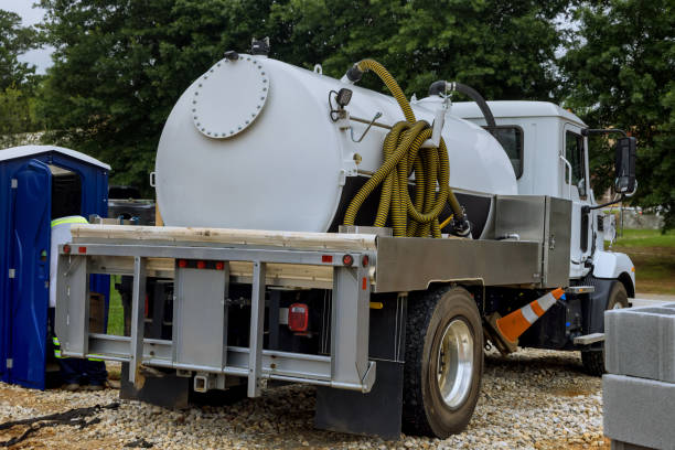 Portable Toilet Options We Offer in Moss Bluff, LA